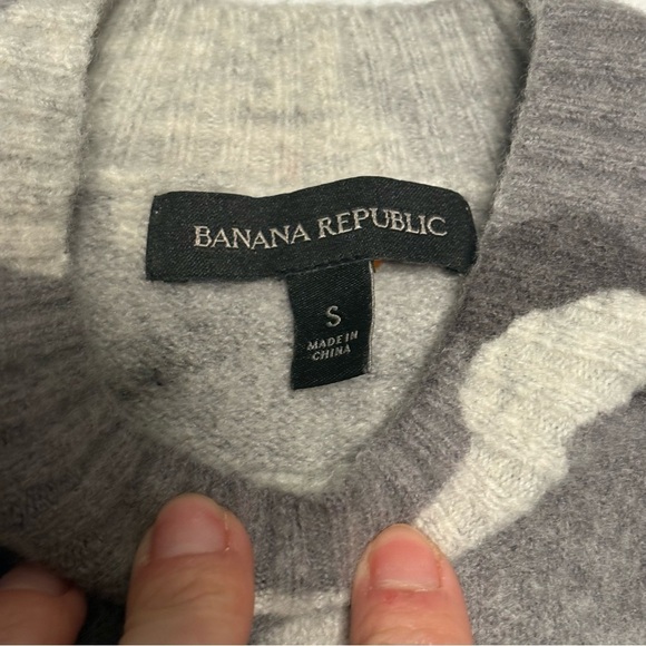 Banana Republic Kids Gray Camouflage Small Sweater - Picture 4 of 10